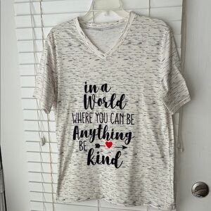 V Neck Graphic T Shirt Top Gray White Black SZ L Unbranded